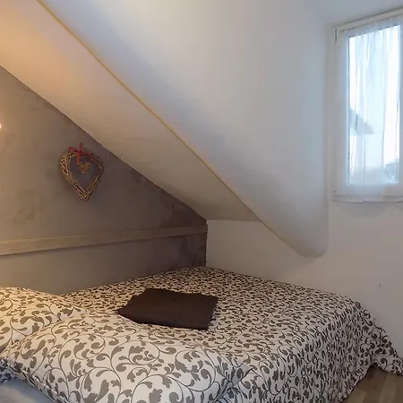 La Petite *